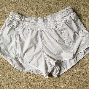 lululemon hotty hot shorts size 6